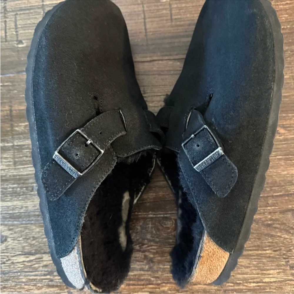 Black suede Shearling-Lined Clogs - Picture 7 of 8
